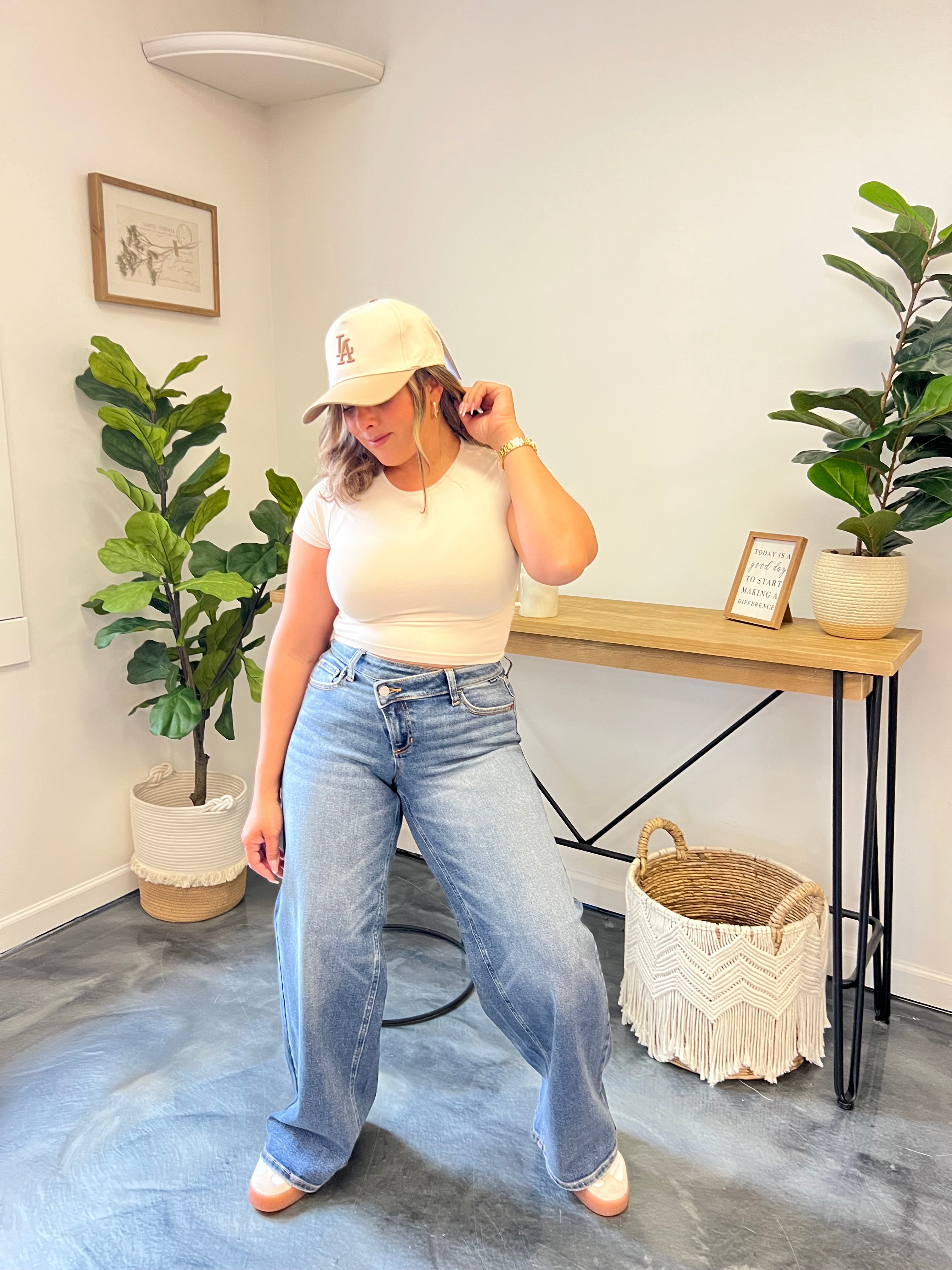 Low Rise Dark Wash Wide Leg Jean