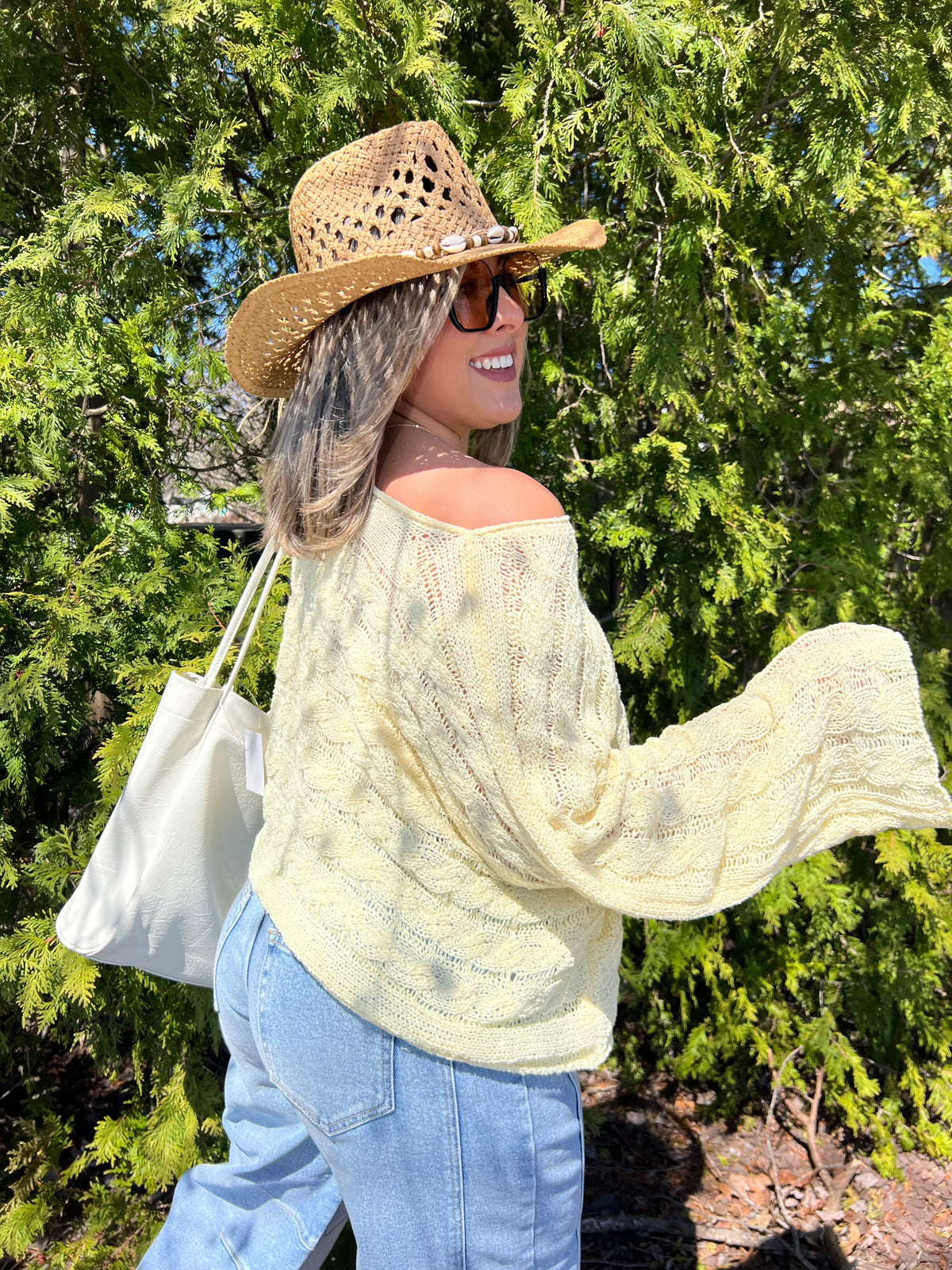 Laid-Back & Stylish: Outfit Inspiration for a Chill Day Out