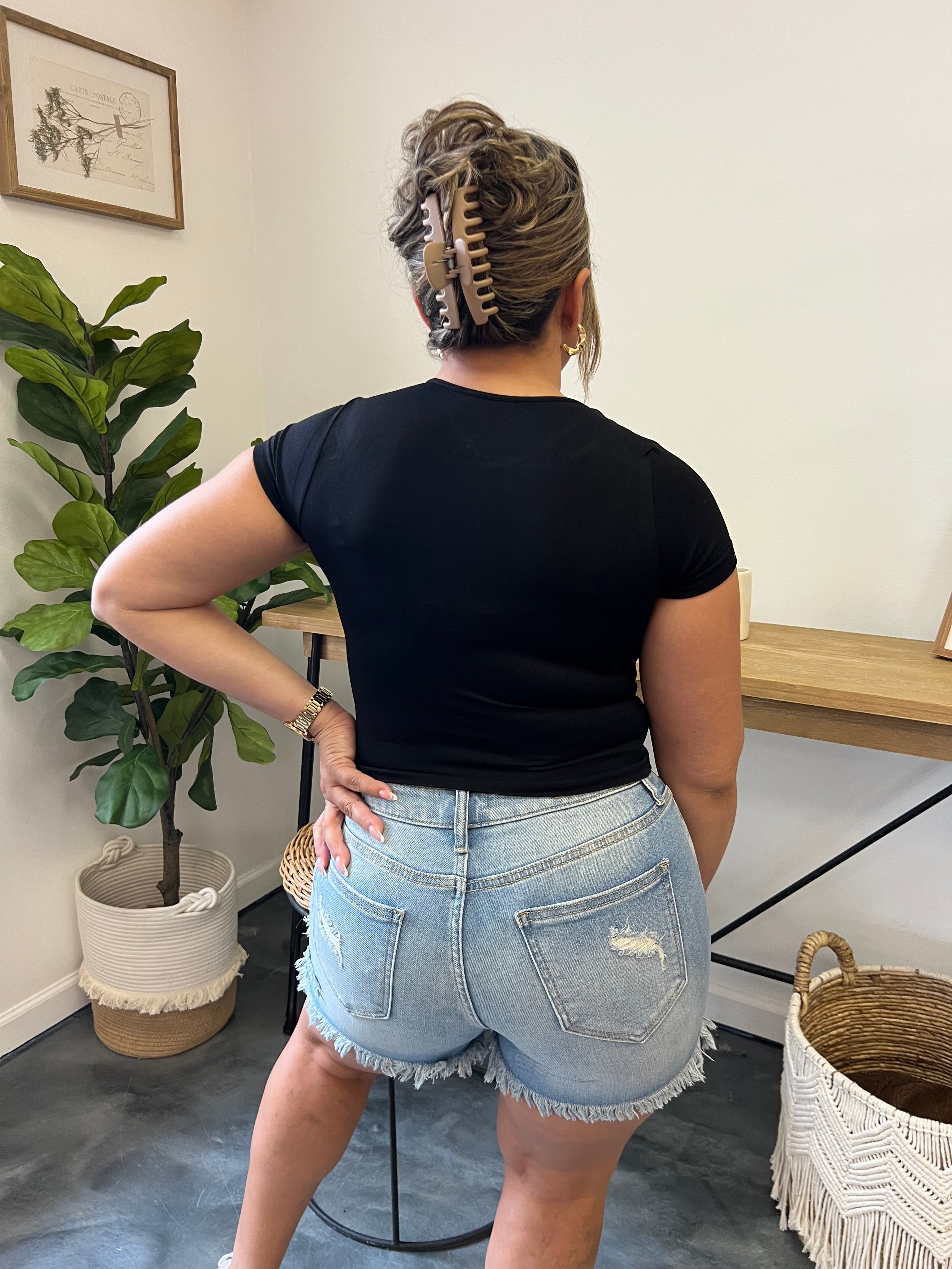 Mid-Rise Shorts with Fray Hem