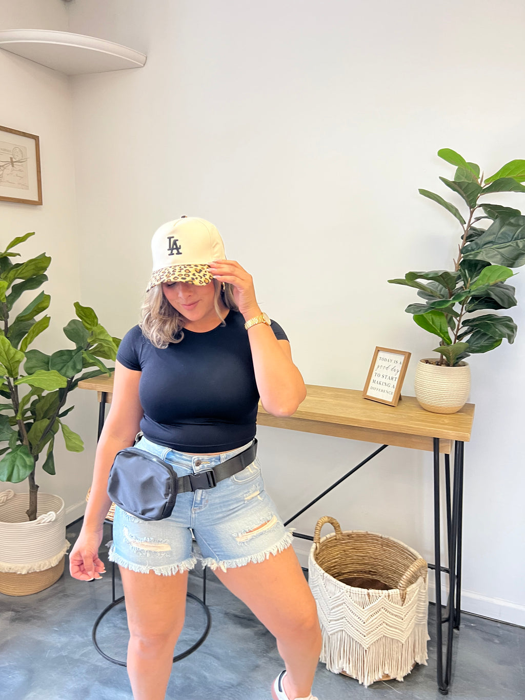Mid-Rise Shorts with Fray Hem