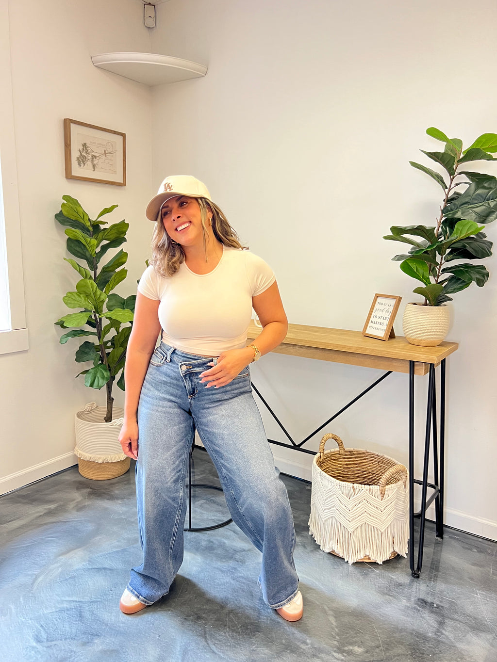 Low Rise Dark Wash Wide Leg Jean