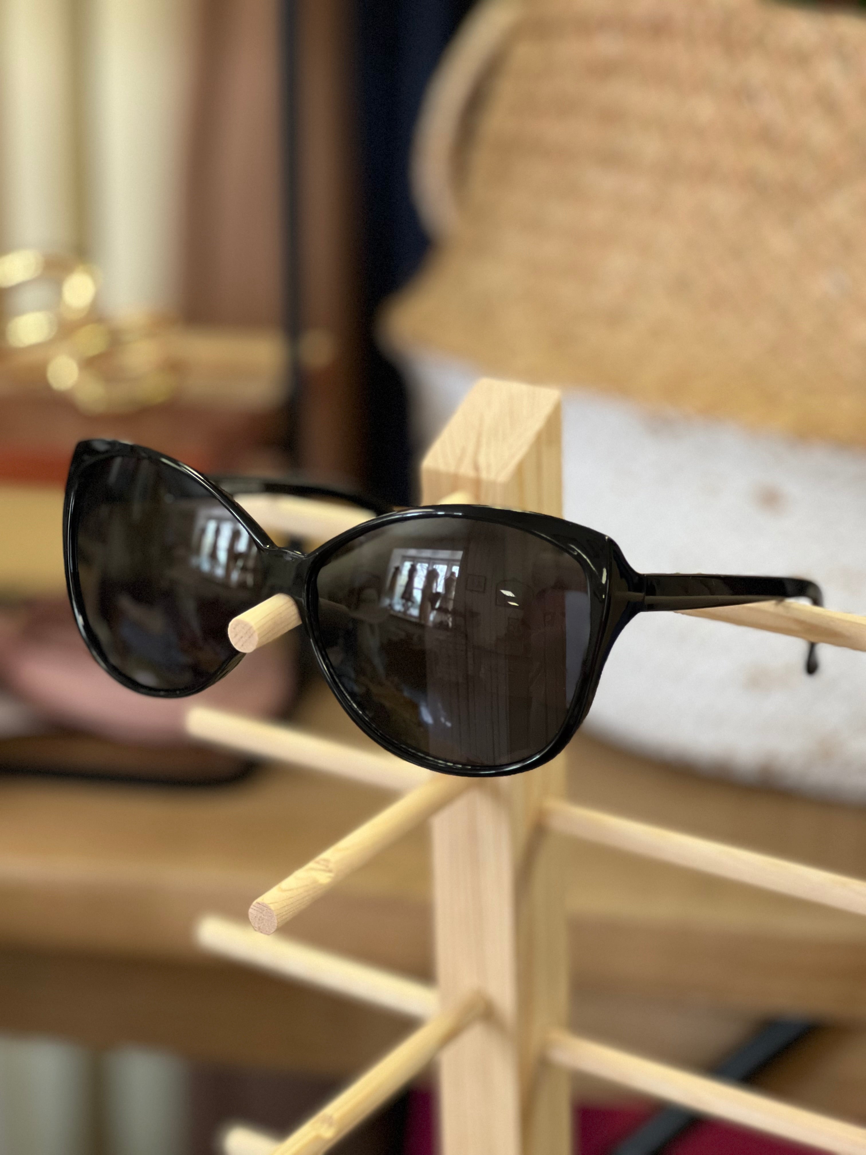 Oval Black Sunglasses