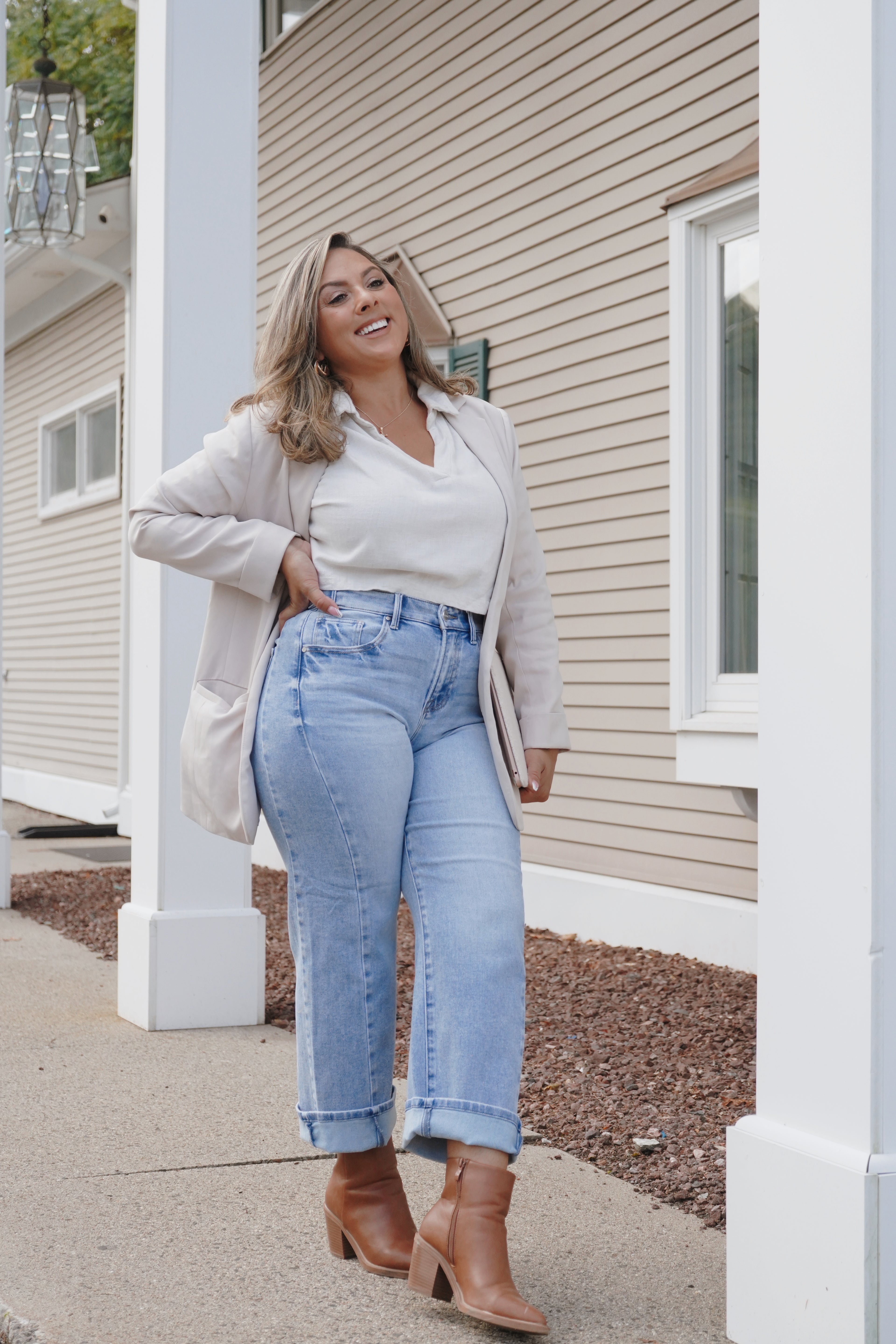 Risen Light Wash High Rise Jeans