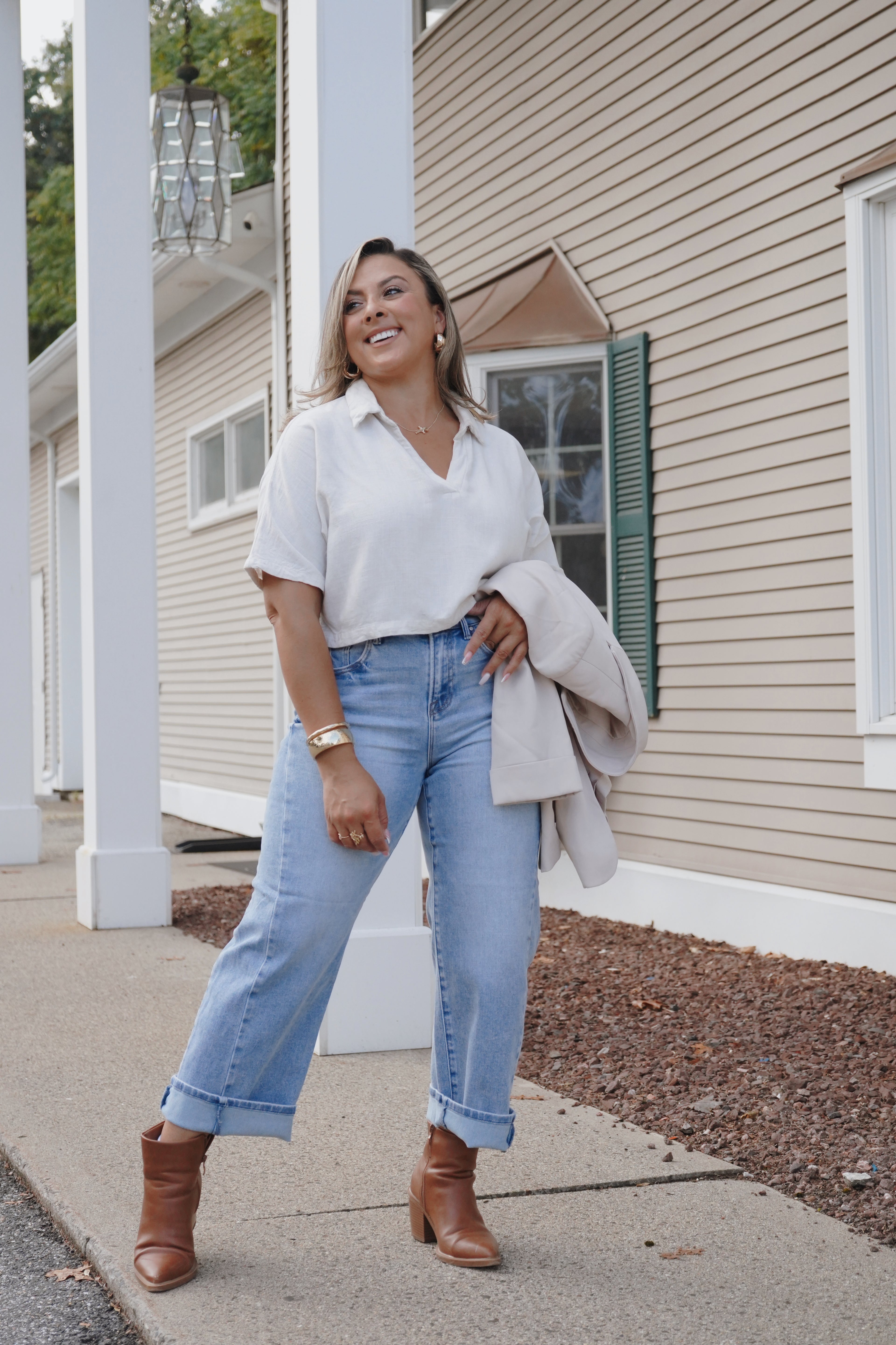 Risen Light Wash High Rise Jeans