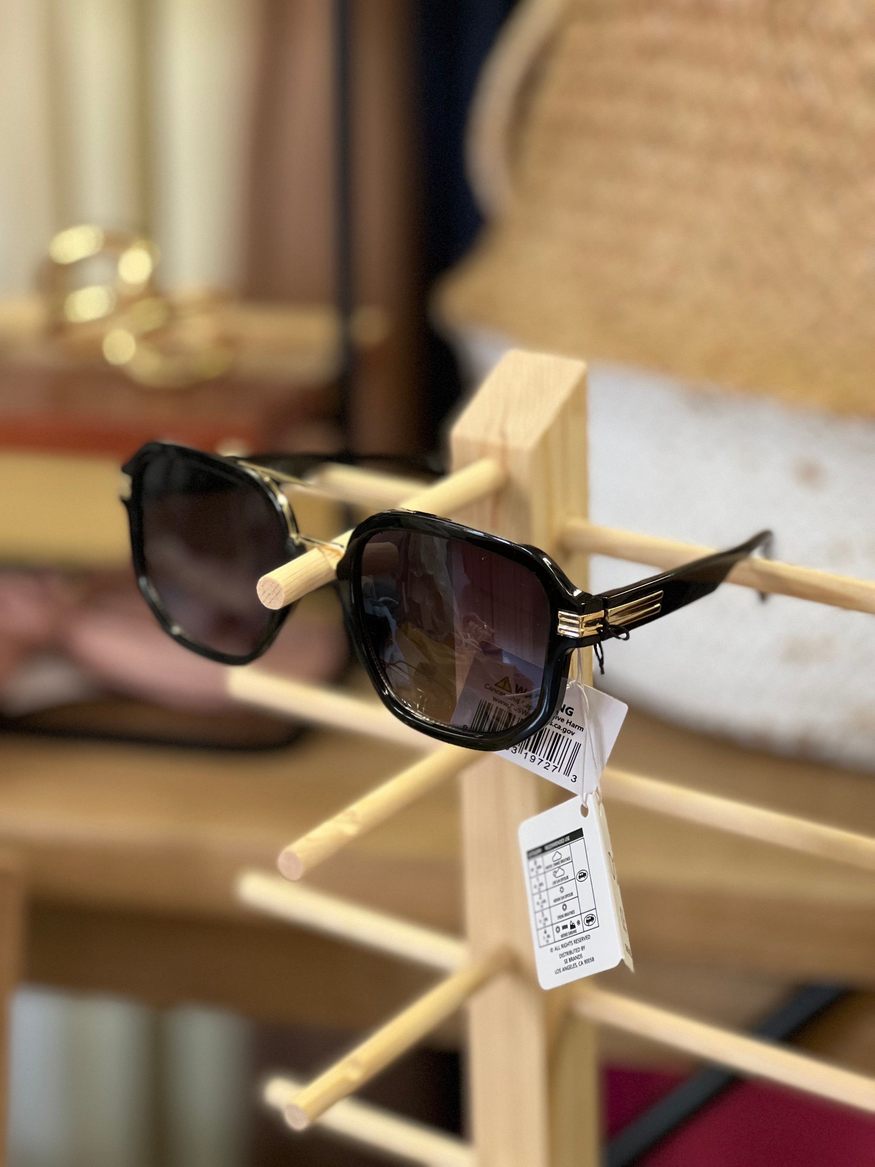 Black Pilot Sunglasses
